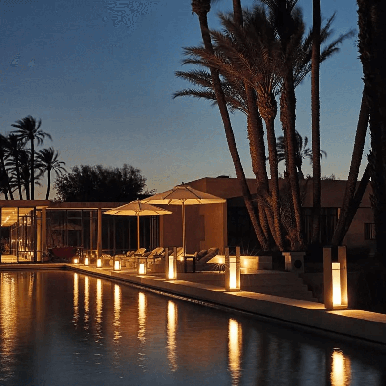 Lampada da Esterno a Energia Solare - Illuminazione per Giardino Elegante