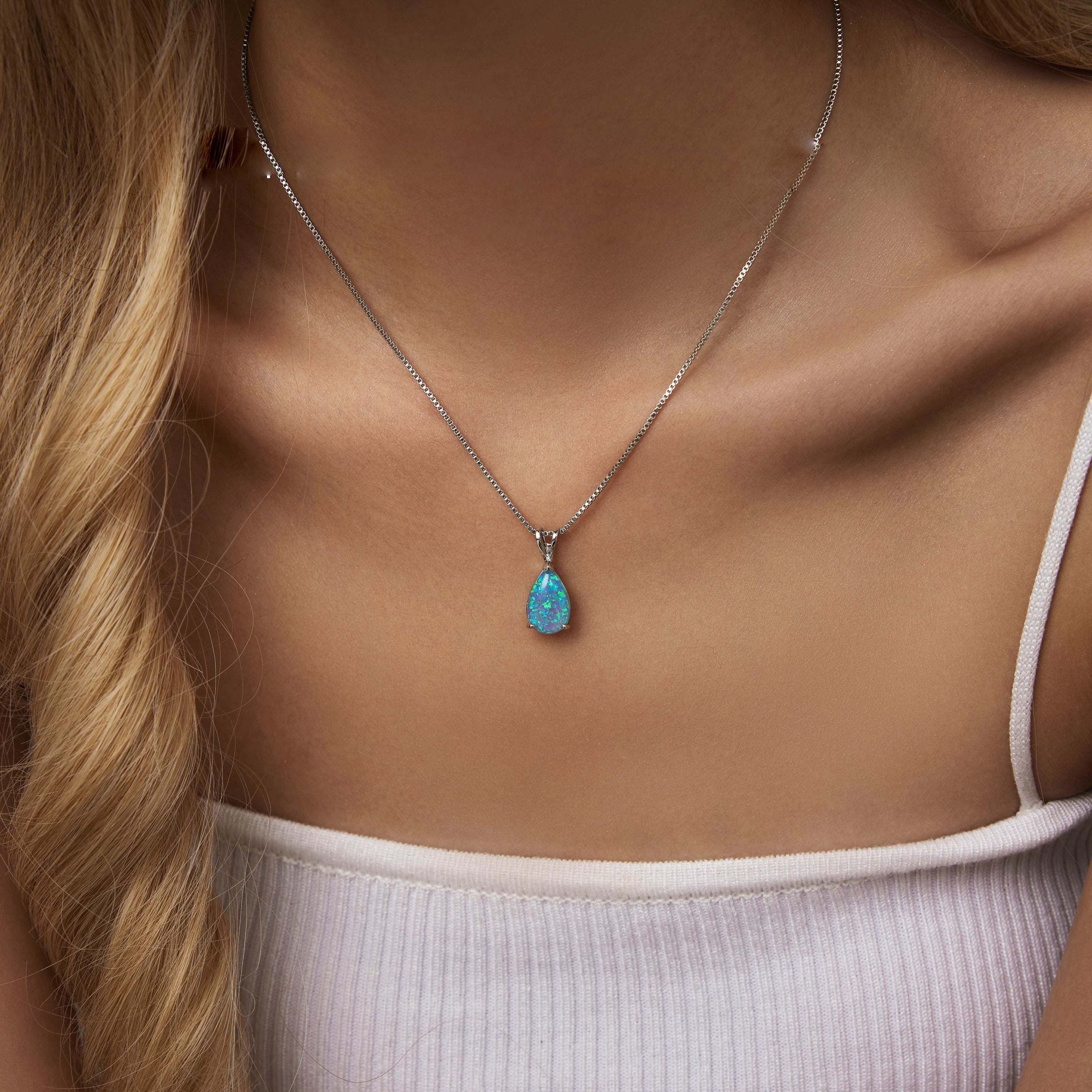 Collana con Pendente Opale Minimalista – Selina