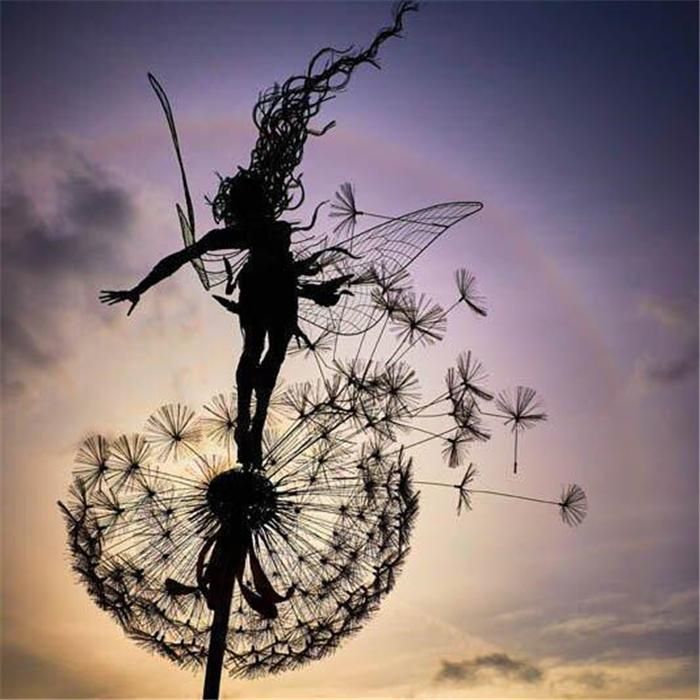 Palo da Giardino EnchantaLuxe | Decorazione da giardino in metallo magico fatta a mano per spazi esterni incantevoli