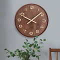 Horloge murale en bois de noyer minimaliste silencieuse moderne