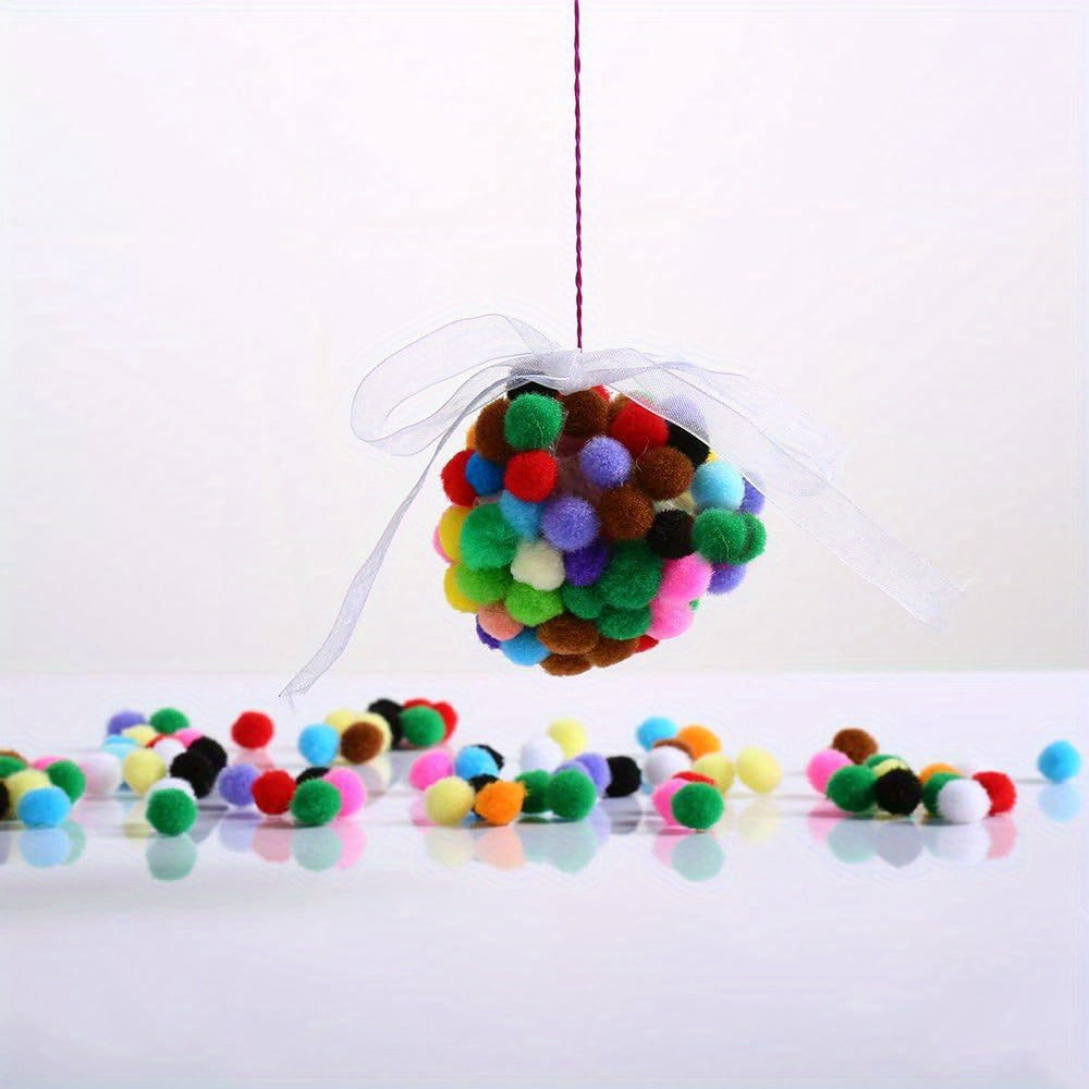 Set di Pom Poms Fai da Te – 2000 Pezzi per Progetti Creativi