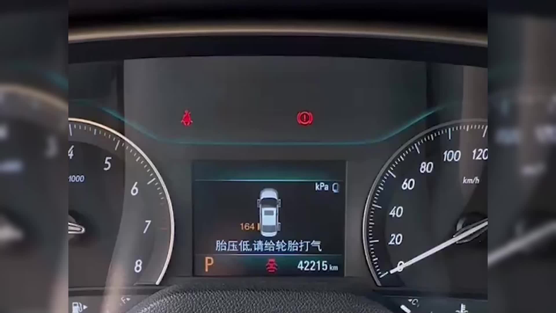 Compressore d'Aria Portatile – Gonfiatore di Pneumatici Intelligente con Schermo LCD e Luci LED