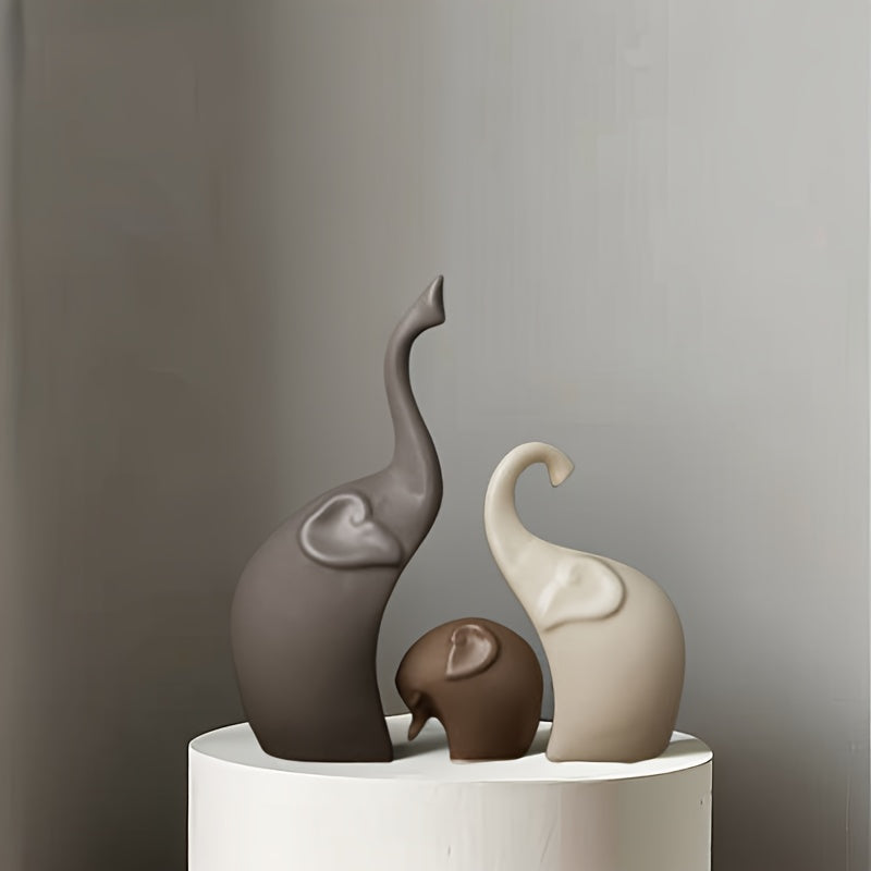 Set di 3 Figurine di Elefanti in Ceramica – Decorazione Moderna Opaca per Soggiorno o Ufficio