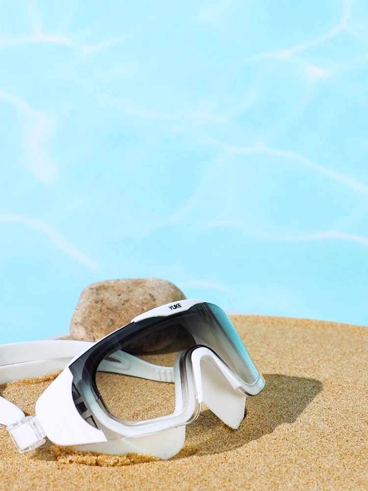 Occhialini da Nuoto HD Premium con Protezione Anti-Appannamento e Impermeabile – Ideali per Attività all'Aperto