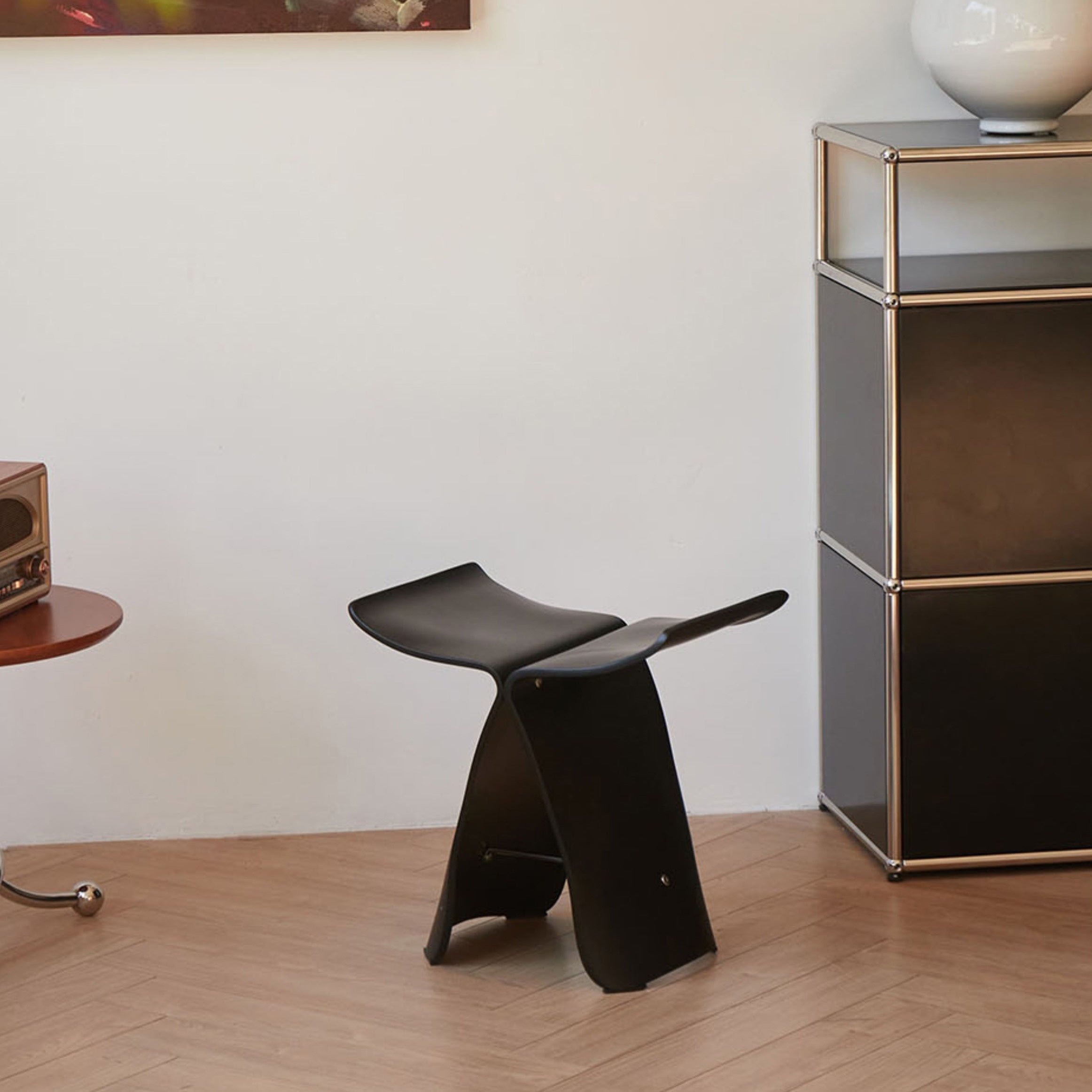 Sgabello a Farfalla Elegante – Design Senza Tempo per Soggiorno e Ingresso