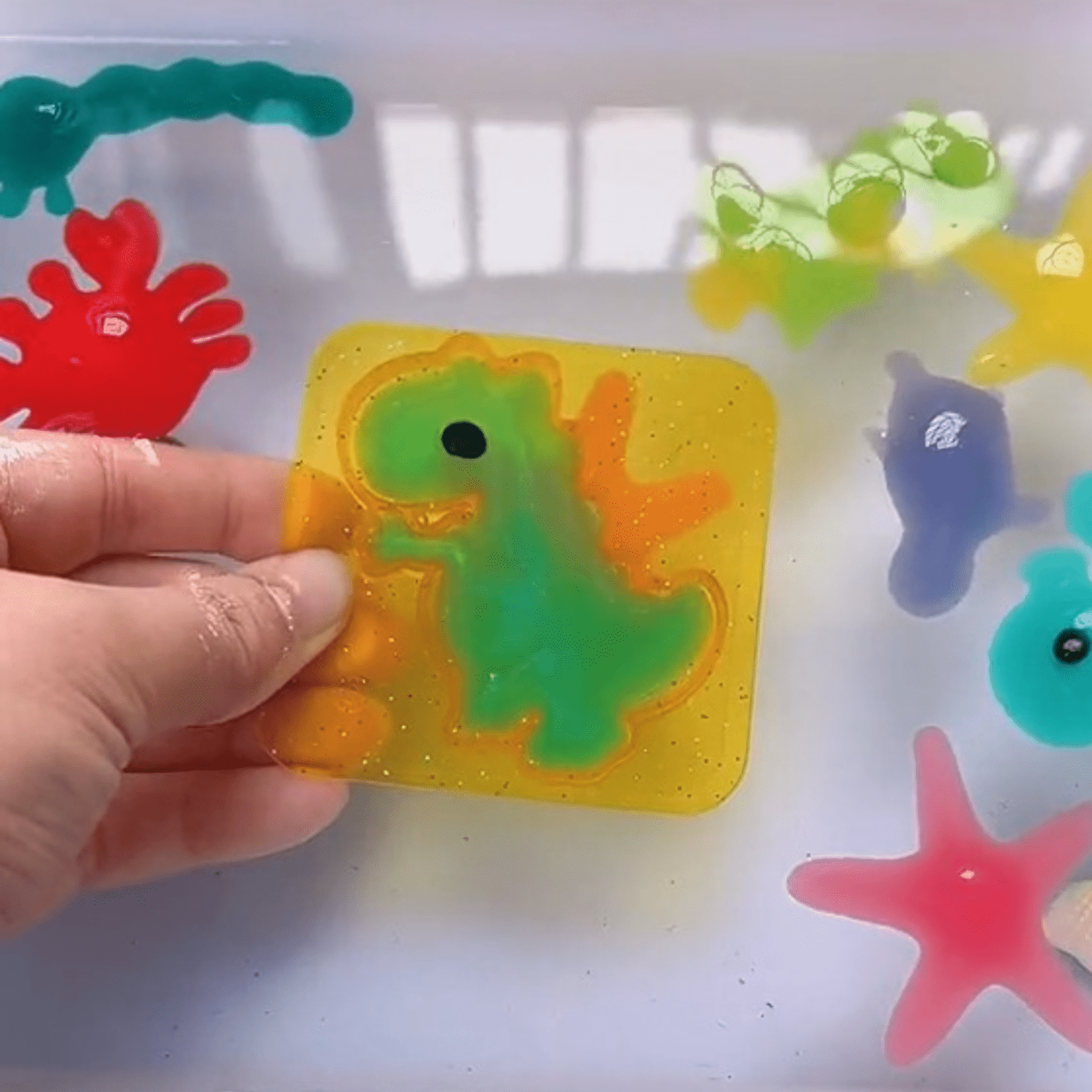 Creazioni Meravigliose con Acqua – Gioco Divertente ed Educativo per Bambini