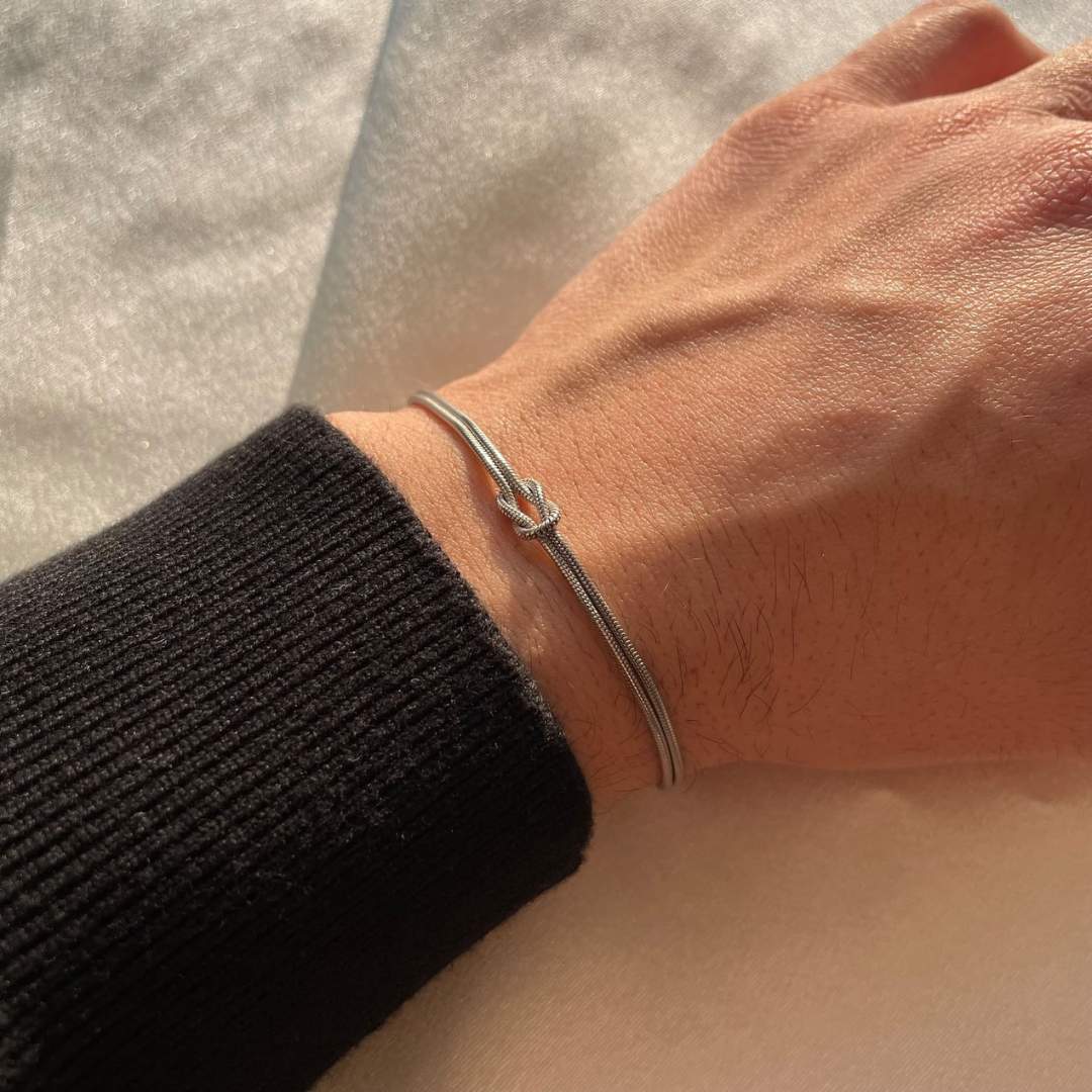 Bracciale Minimalista con Nodo – Elva
