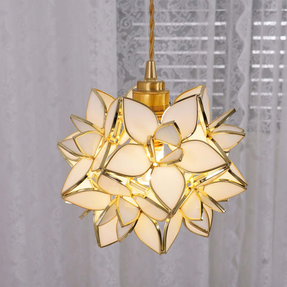 Lampada a Sospensione Elegante con Design a Conchiglia