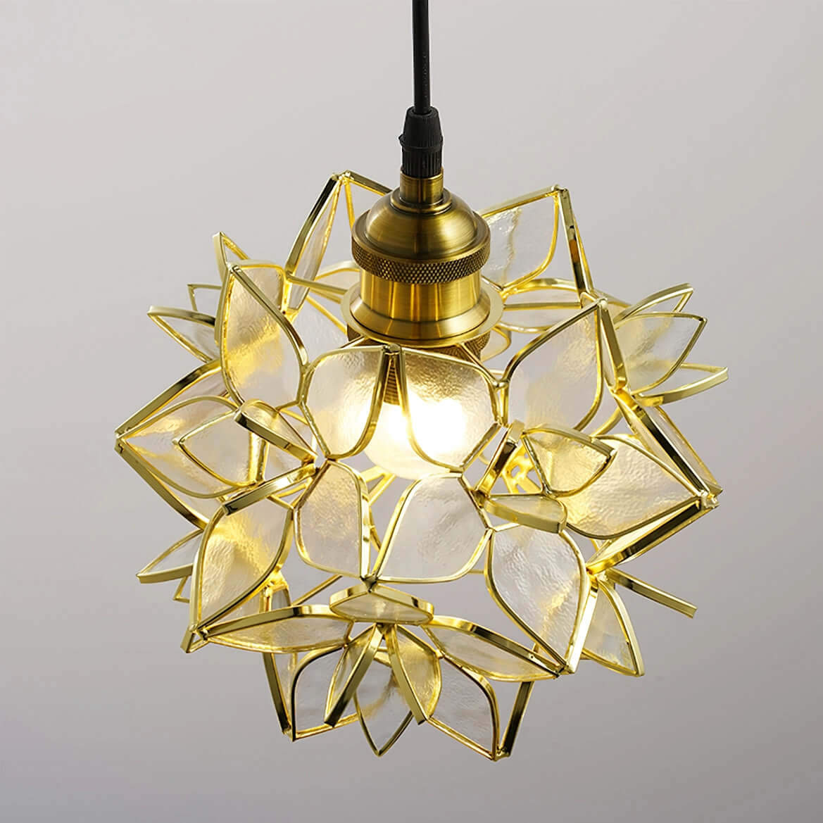 Lampada a Sospensione Elegante con Design a Conchiglia