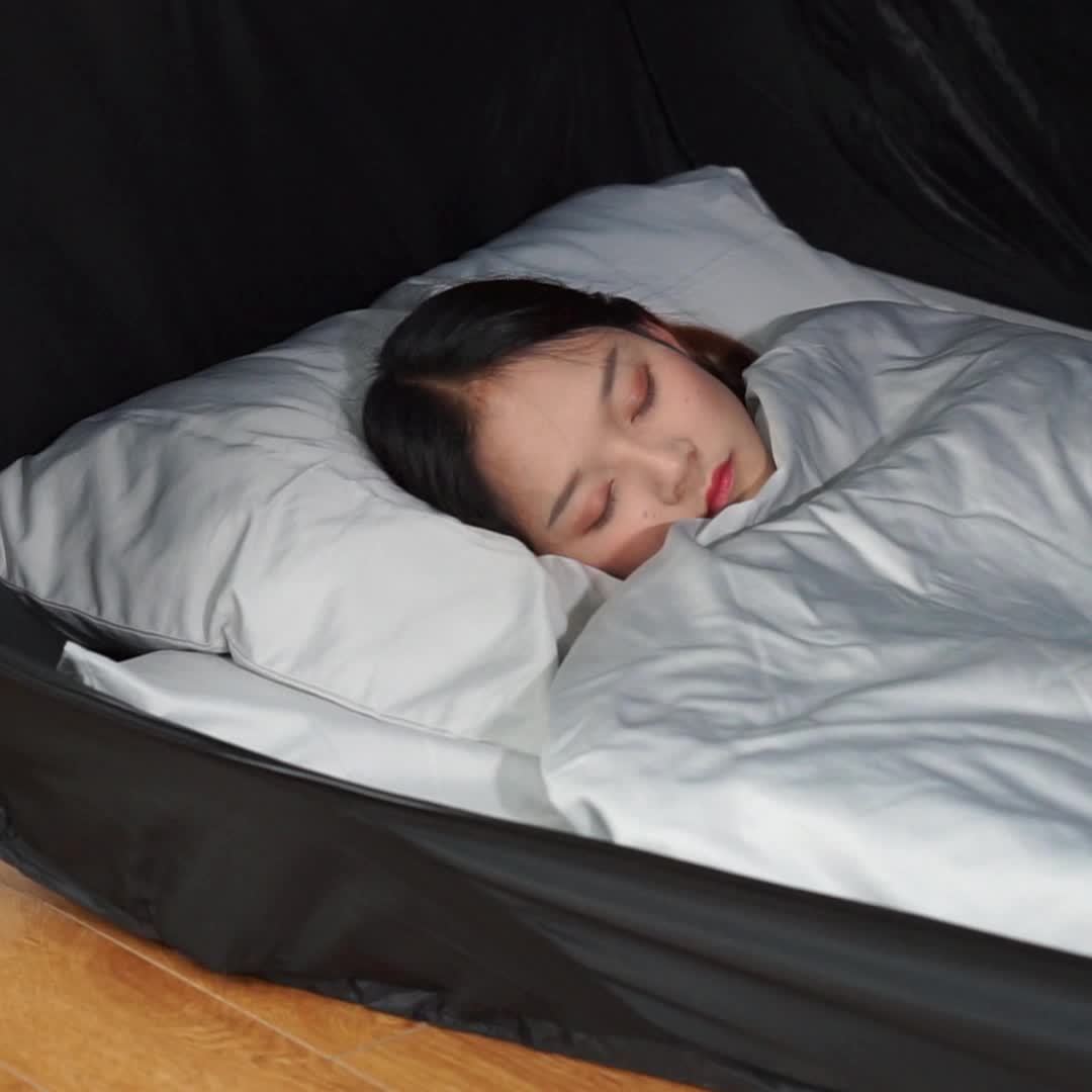 Letto a Tenda Pieghevole CozyNest – Protezione e Riposo a Portata di Mano