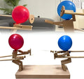 Figurines de Combat en Bois avec Têtes de Ballons Faits à la Main