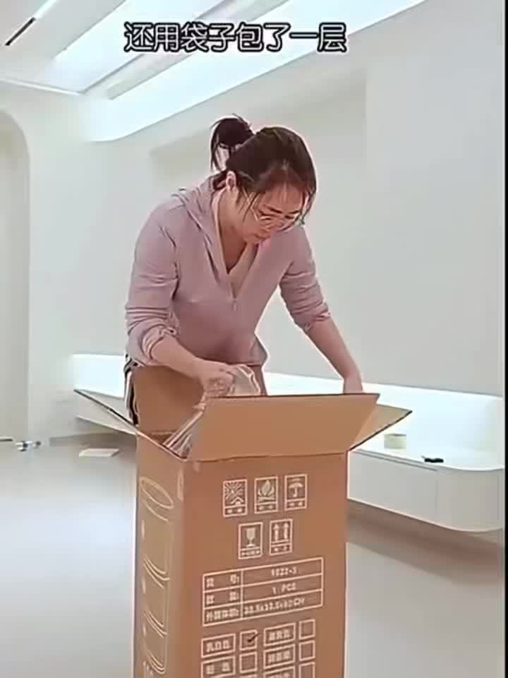 Tavolino da notte in acrilico LumiStack – Design moderno e pratico per lo stoccaggio