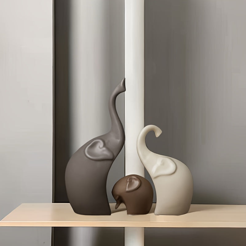 Set di 3 Figurine di Elefanti in Ceramica – Decorazione Moderna Opaca per Soggiorno o Ufficio