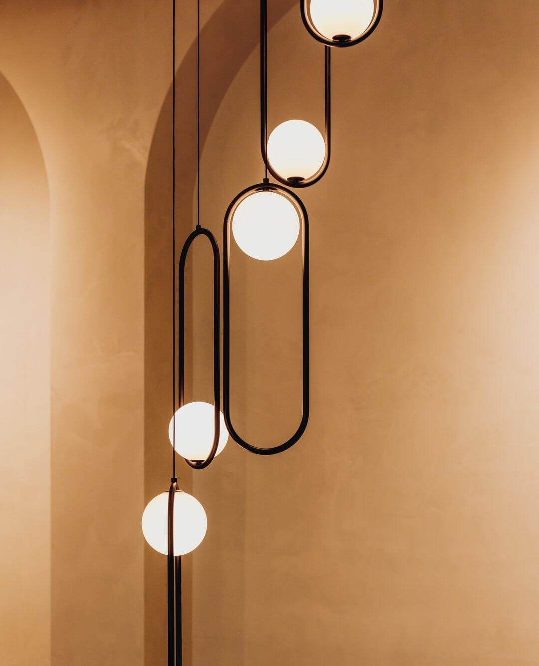 Lampada a Sospensione Moderna - Design Elegante e Stiloso