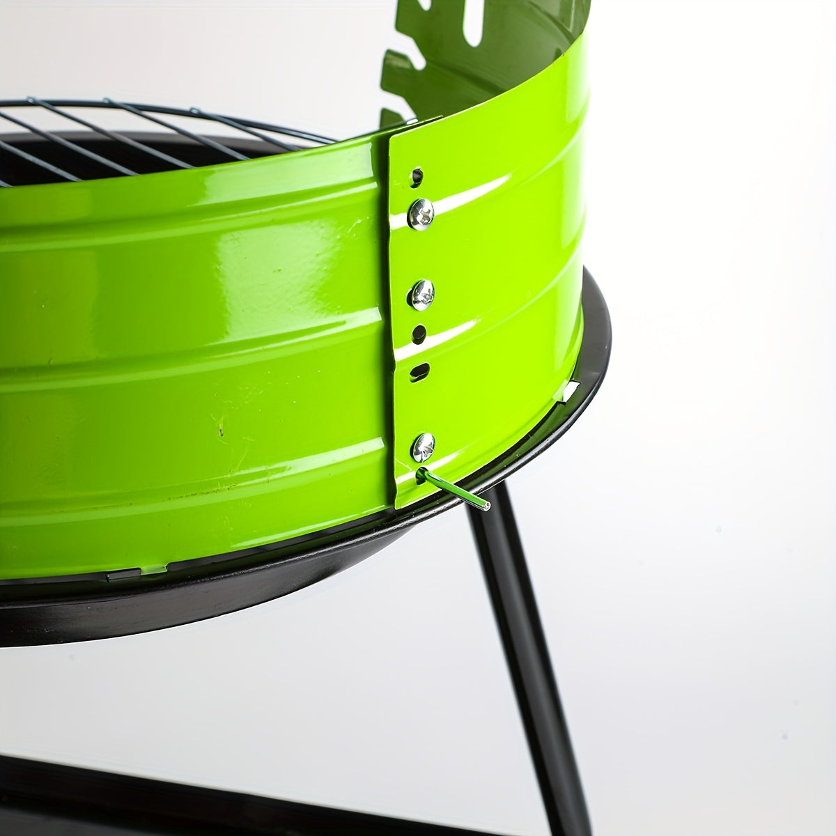 Barbecue Portatile in Metallo per Esterni – Smontabile, Leggero e Perfetto per Campeggio o Giardino