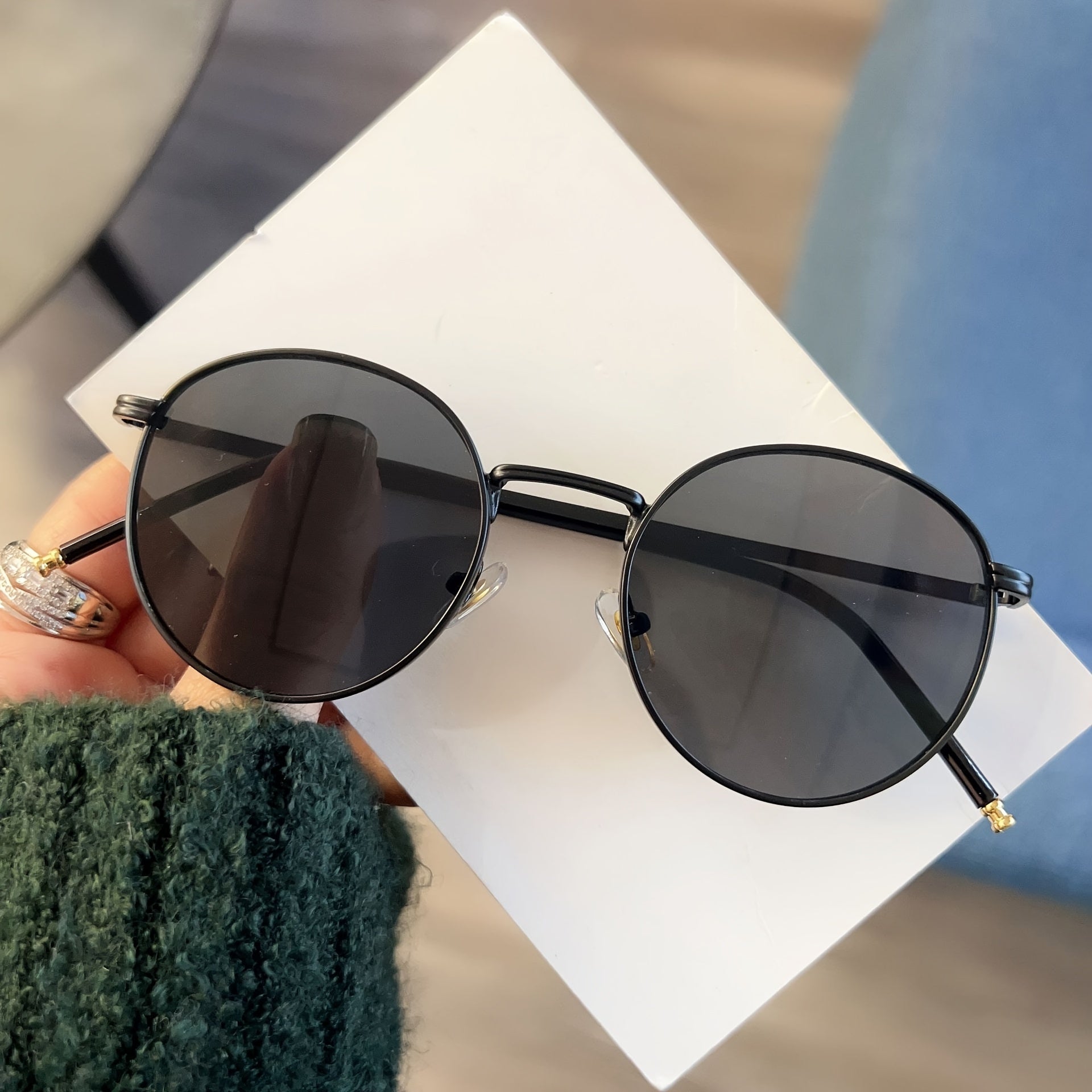 Occhiali da sole rotondi vintage per donne – Design retrò in metallo e plastica per ogni occasione