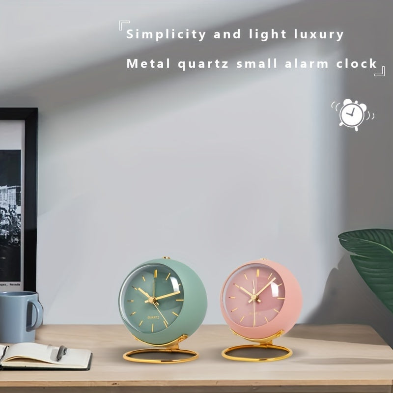 Orologio da Scrivania Silenzioso Nordic – Lancette Luminose e Cornice in Metallo