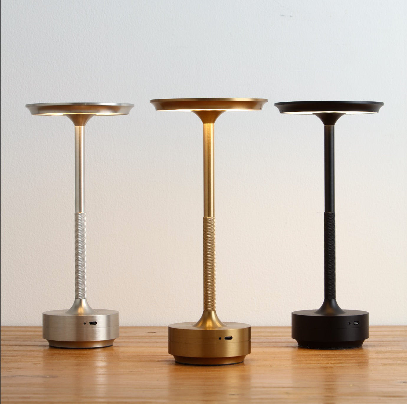 ClarityGlow Edizione di Lusso | Lampada da Tavolo LED Senza Fili