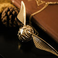 Boîte pour bague avec ailes dorées – Luxueux porte-bijoux mobile