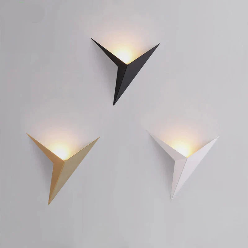 NoctiLux Applique LED Geometrica | Illuminazione contemporanea per comodini in case moderne