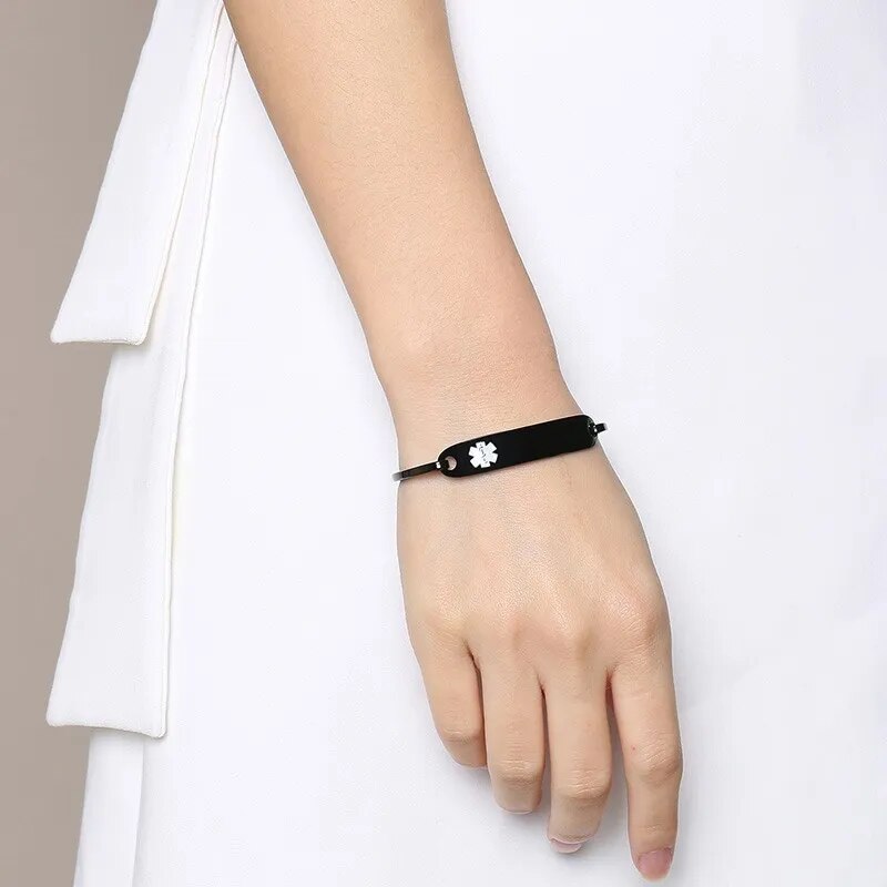 Bracciale MedAlert OpulentShield | Bracciale Personalizzato per Allerta Medica in Emergenze