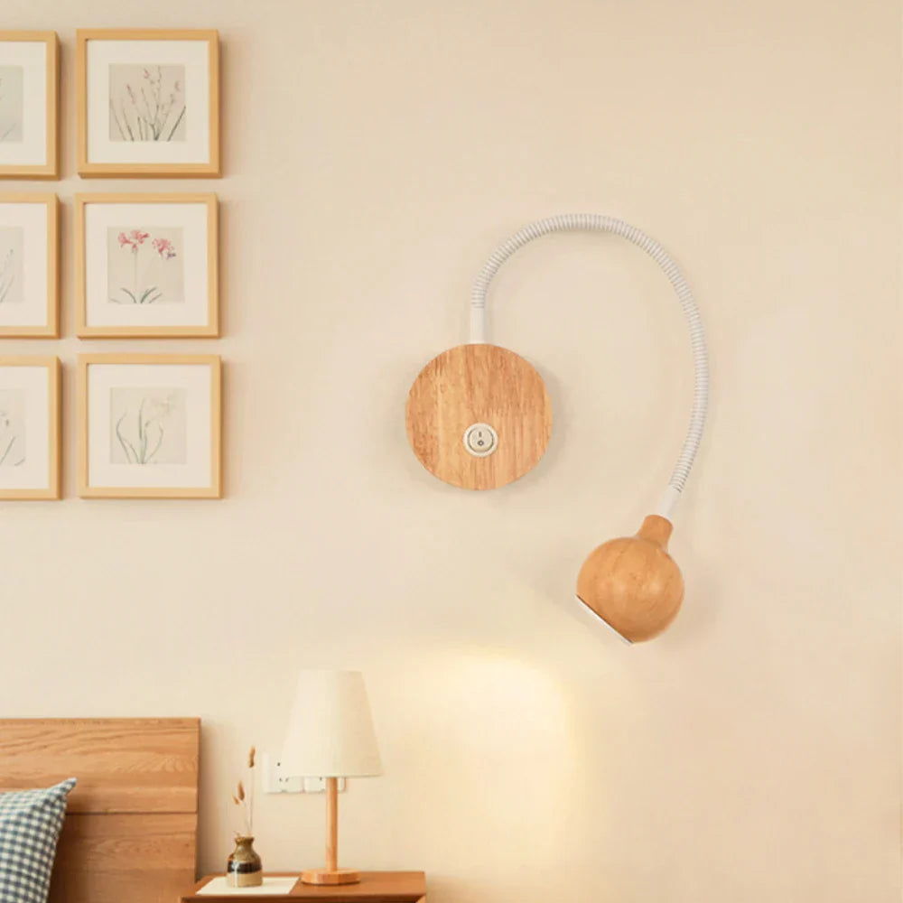 Applique LED TimberGlow | Elegante lampada da comodino in legno naturale con illuminazione direzionale per uso interno