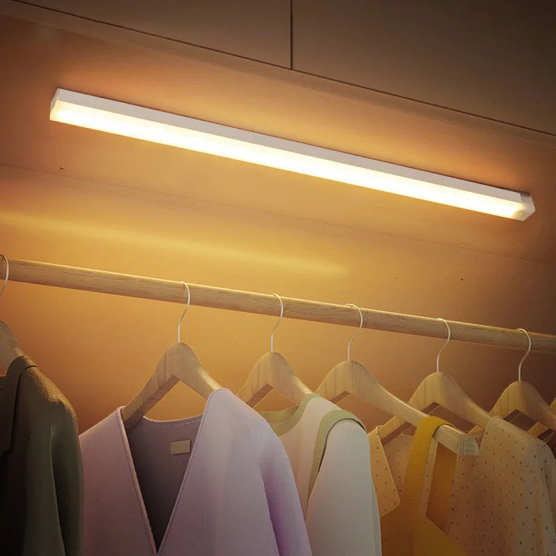 Lampada LED Wireless con Sensore di Movimento - SmartGlow