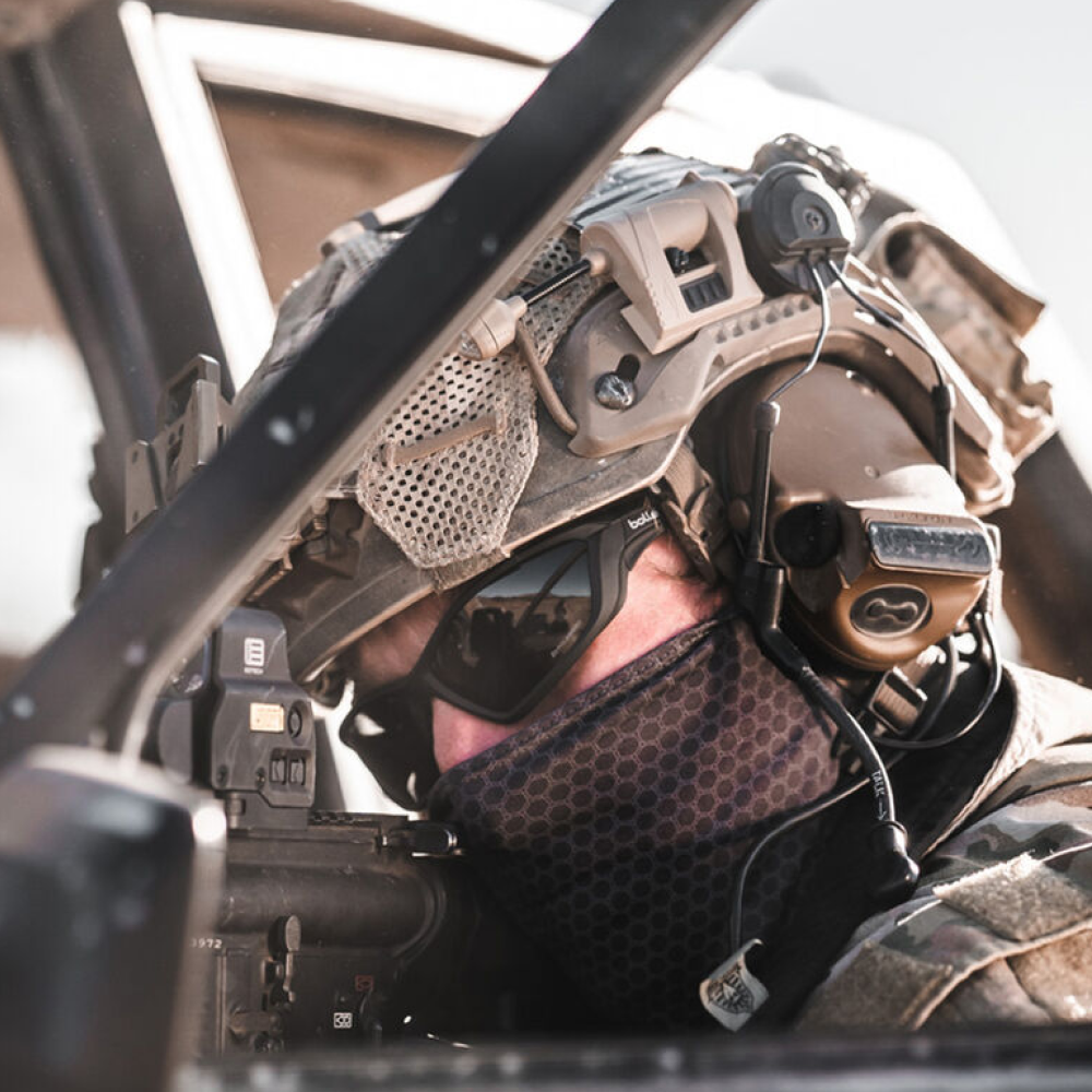 Occhiali da sole Polarizzati GlareShield | Eyewear fotochromico UV 400 durevole per attività all'aperto