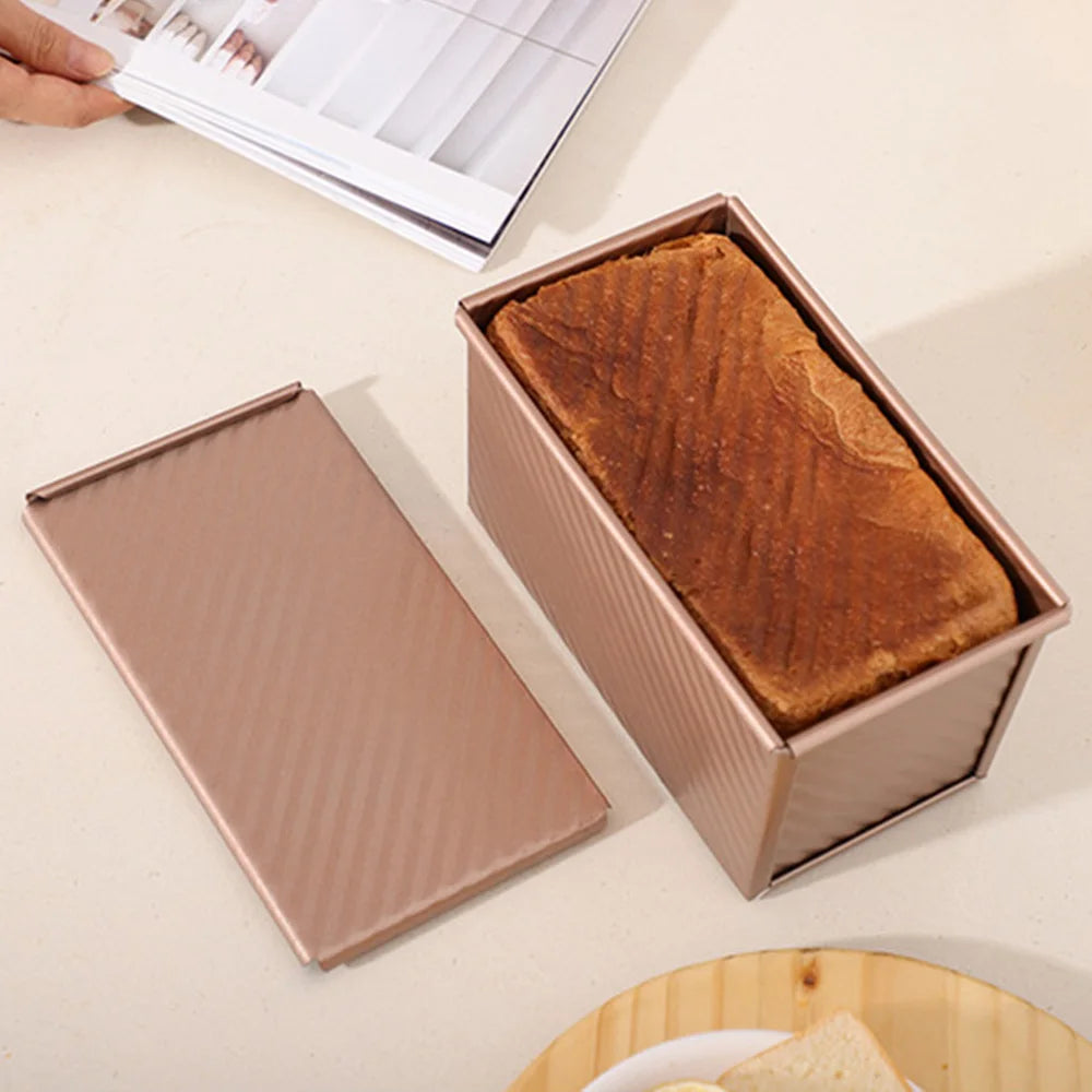 Set di Stampo da Forno Antiaderente in Oro Rosa a 2 Pezzi con Coperchio - Brielle