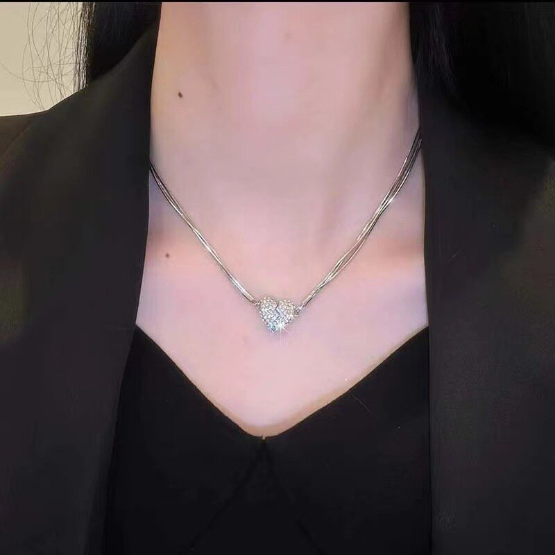 Anello d'Amore in Zirconio ForeverGleam | Ipoallergenico, privo di nichel e progettato per un'eleganza duratura