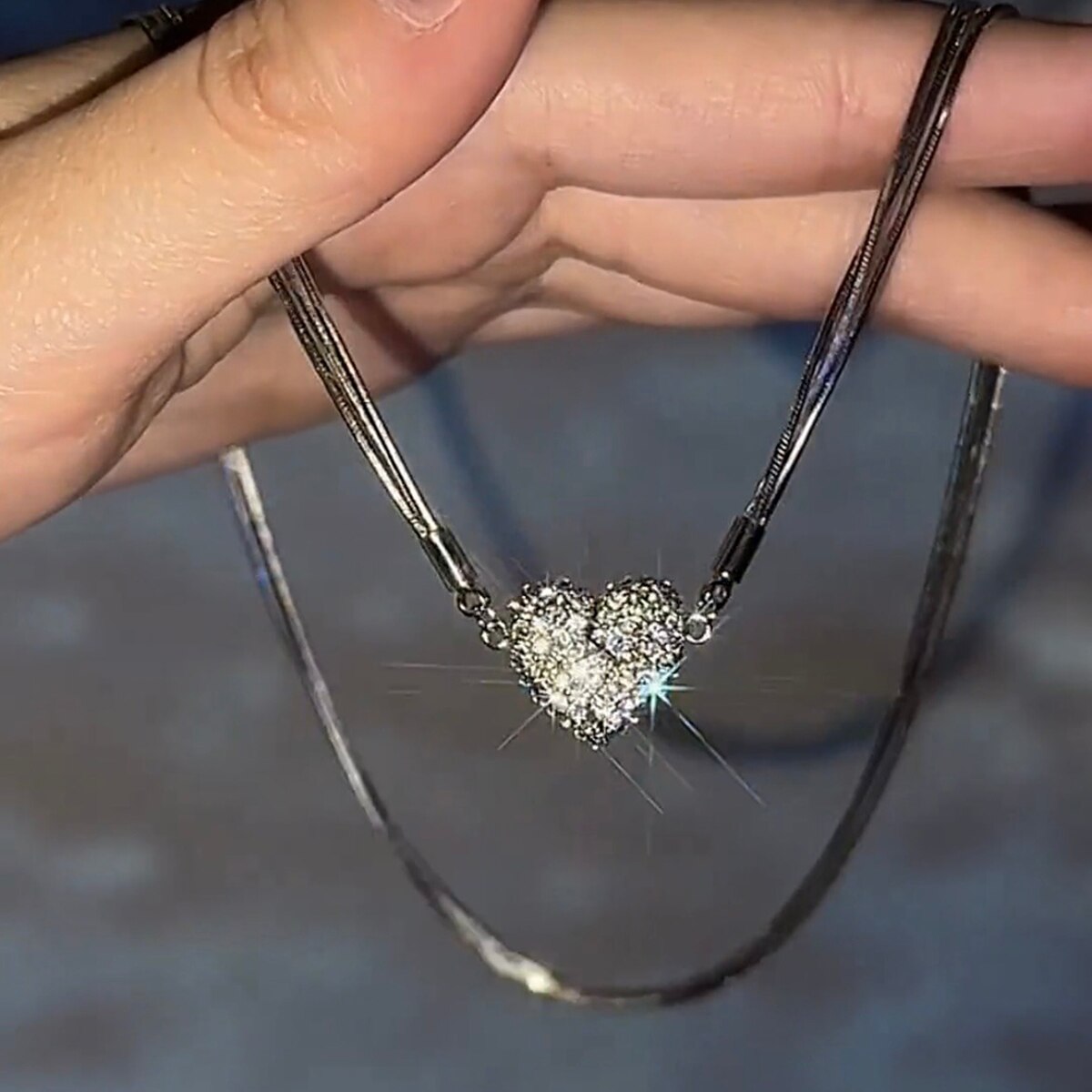 Anello d'Amore in Zirconio ForeverGleam | Ipoallergenico, privo di nichel e progettato per un'eleganza duratura