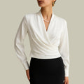Dorothea | Blusa transpassada com decote em V e mangas compridas