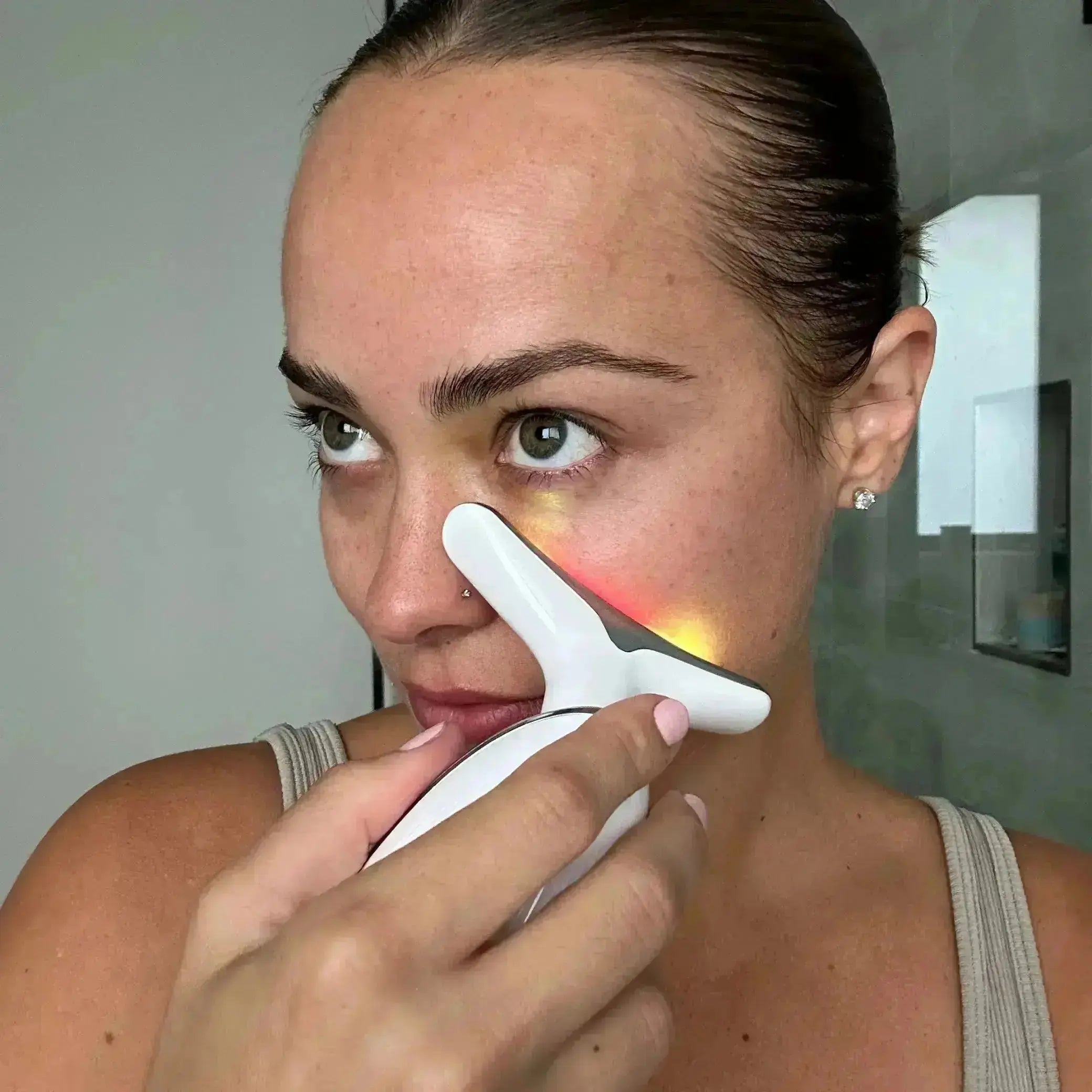 Strumento per il sollevamento e massaggio del viso LED 7-in-1 – Vénera