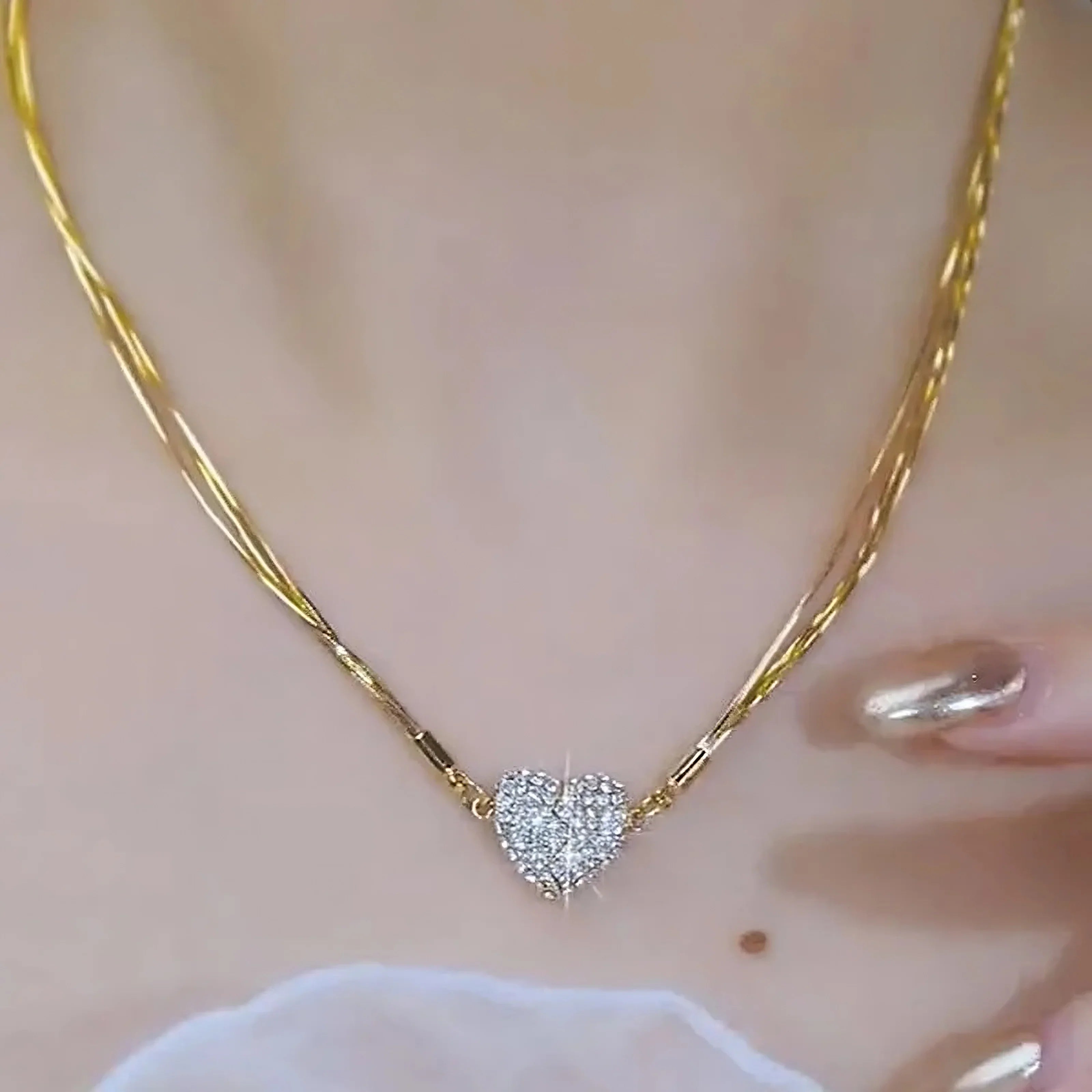 Anello d'Amore in Zirconio ForeverGleam | Ipoallergenico, privo di nichel e progettato per un'eleganza duratura