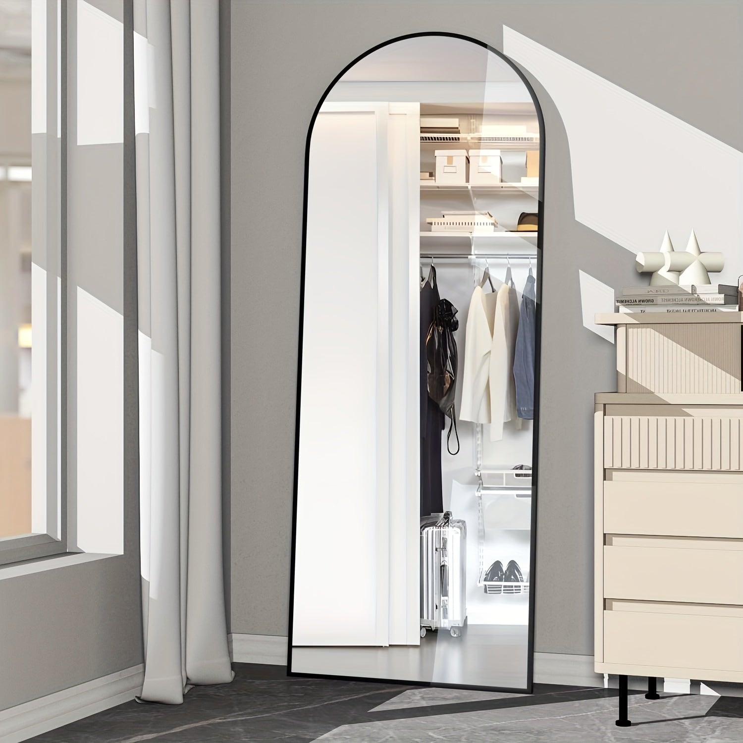 Specchio Curvo a Piena Altezza – Elegante e Funzionale