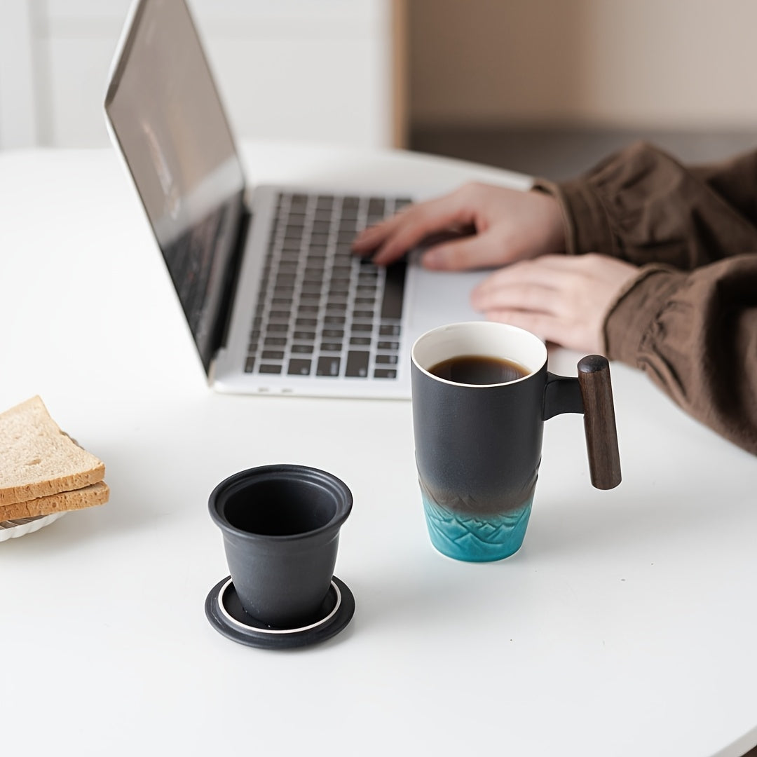 Tazza da tè in ceramica fatta a mano con infusore – Design autentico e uso pratico