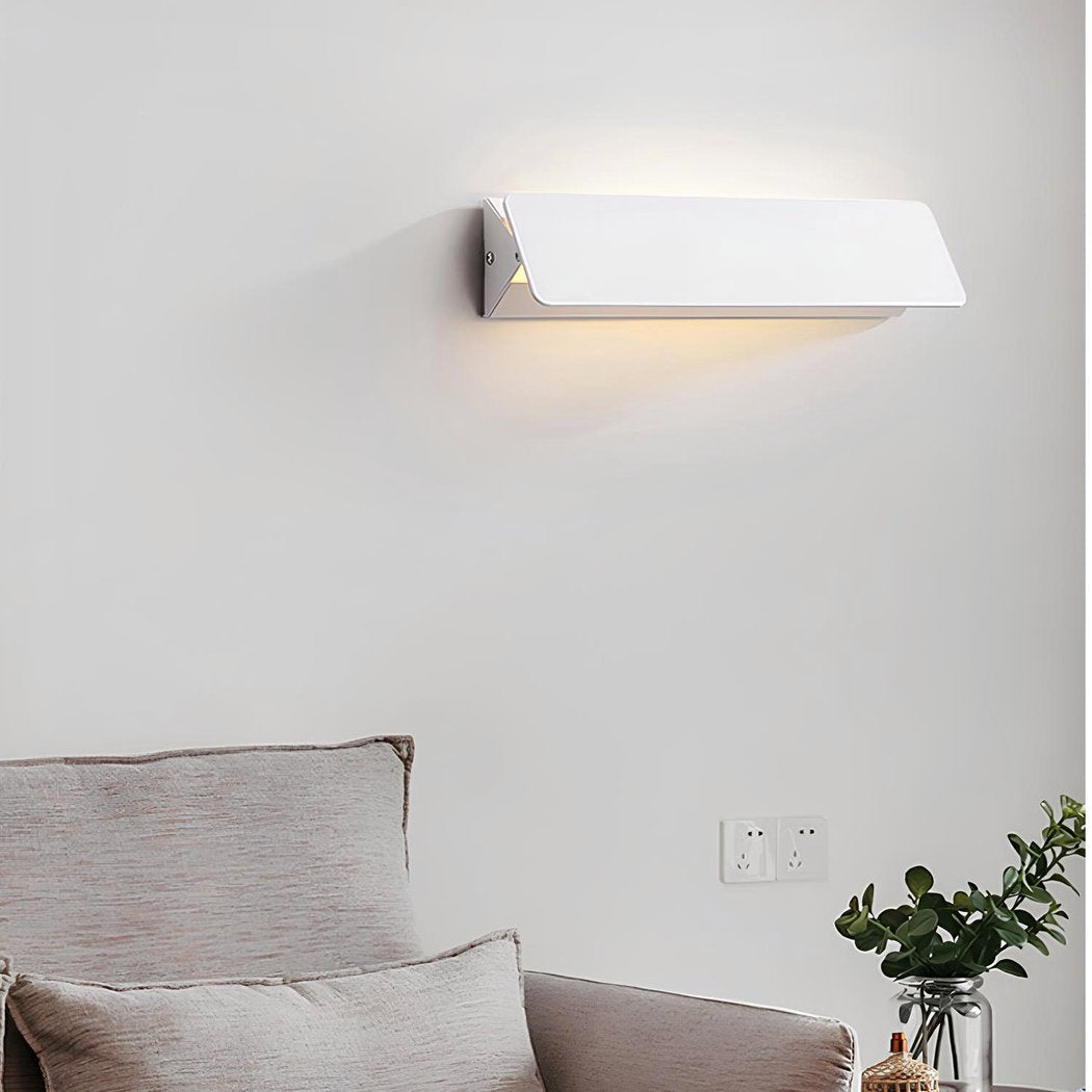 FlexiGlow Lampada da Parete Moderna Bianca – Paralume Regolabile per una Perfetta Distribuzione della Luce