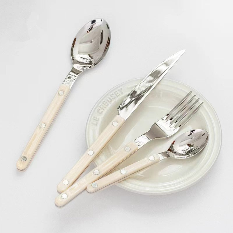 Set di Posate in Acciaio Inossidabile da 24 Pezzi con Design Inciso – BistroLine