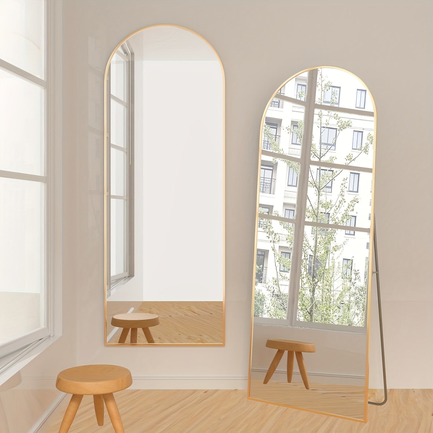 Specchio Curvo a Piena Altezza – Elegante e Funzionale