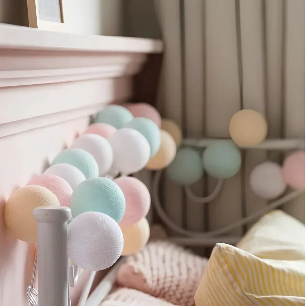 Ghirlanda di Palloni Atmosferici - LumaBreeze