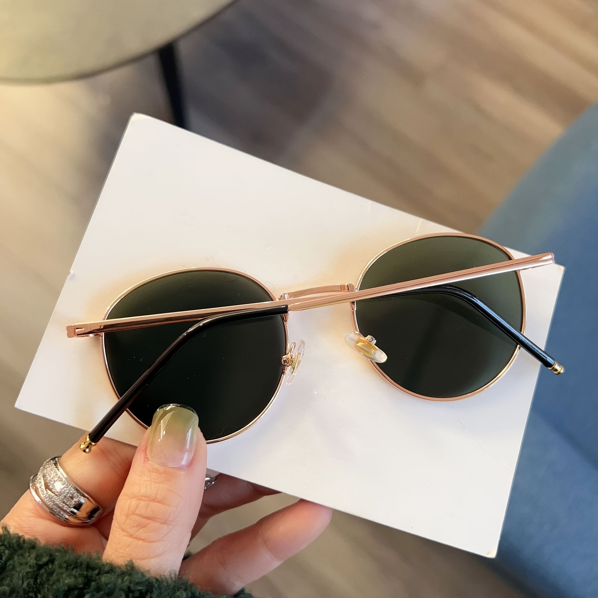 Occhiali da sole rotondi vintage per donne – Design retrò in metallo e plastica per ogni occasione