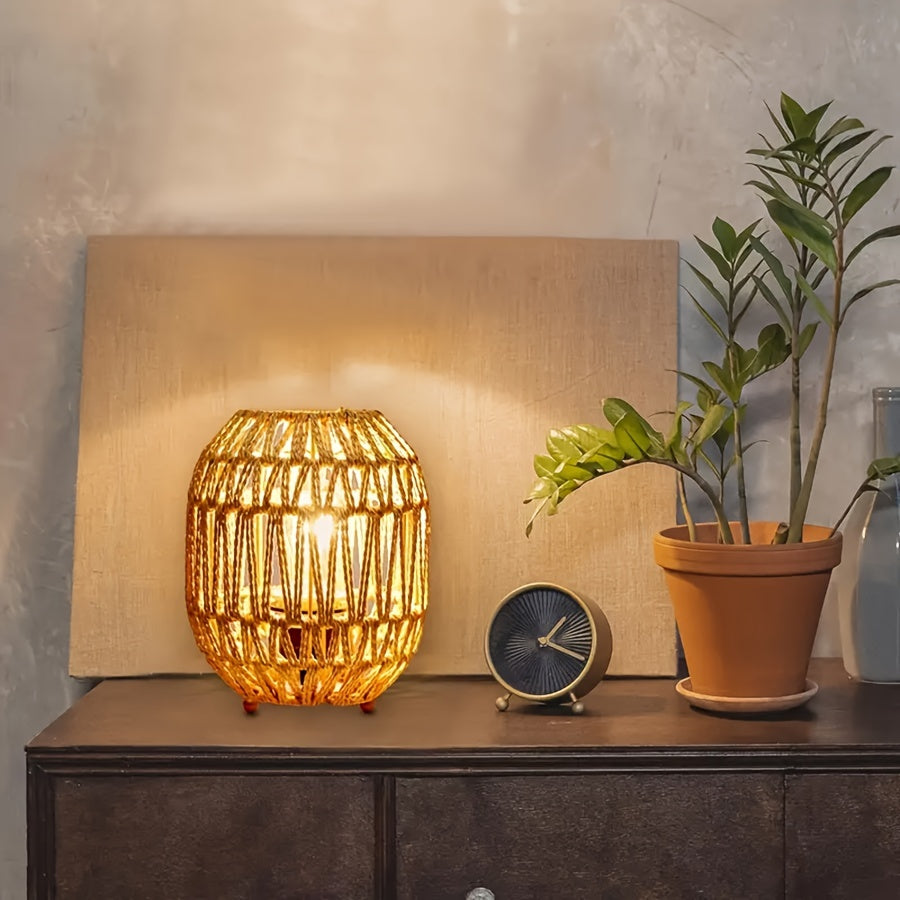 Lampada da Tavolo in Rattan Bohemien – Accento di Luce Fatta a Mano per Camera da Letto o Spazio Living
