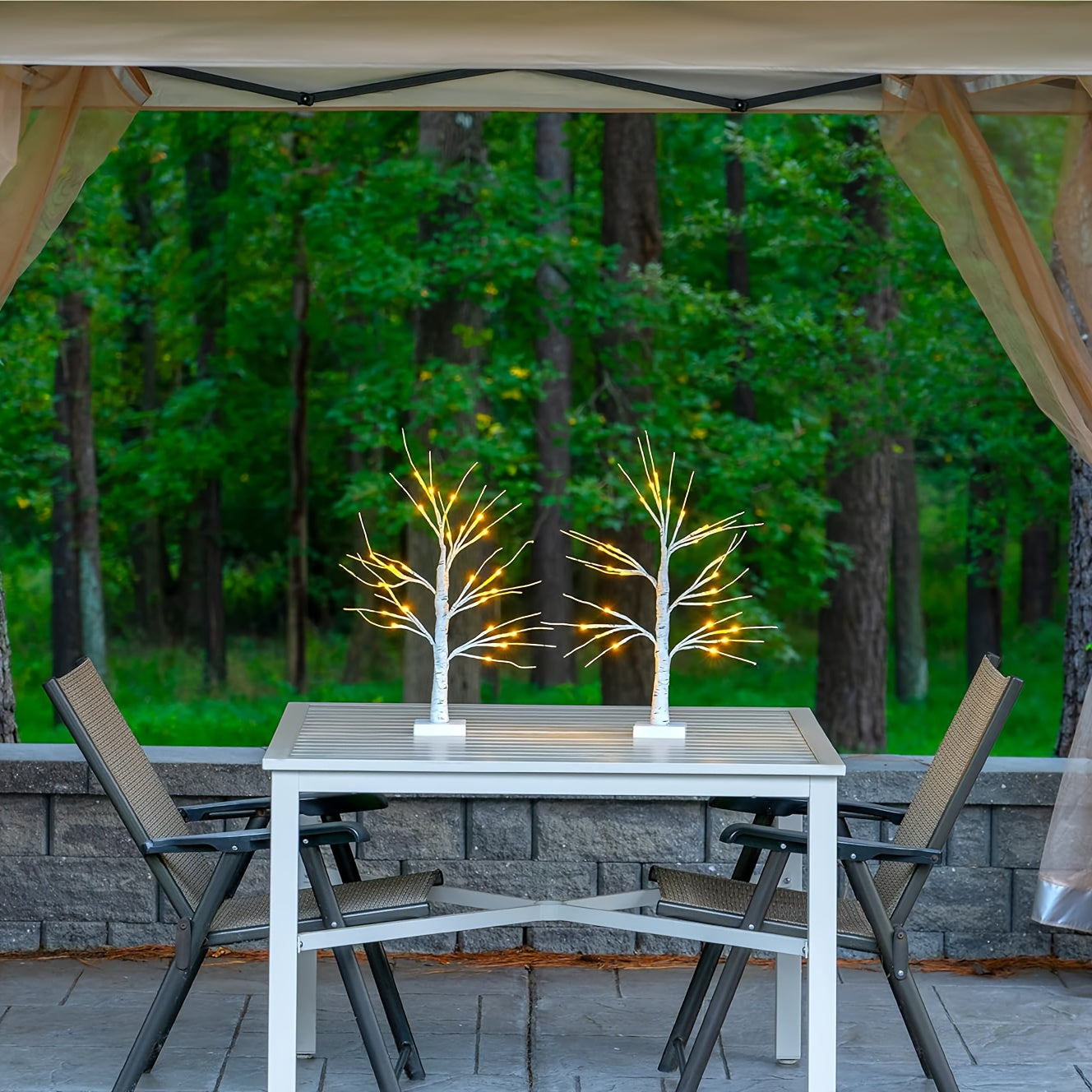 Albero Decorativo Illuminato con LED – Creatore di Atmosfera Magica per Casa o Festività