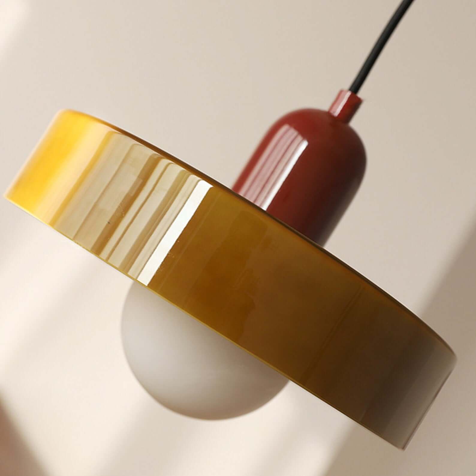 Lampada a Sospensione Colorata in Vetro - Design Moderno