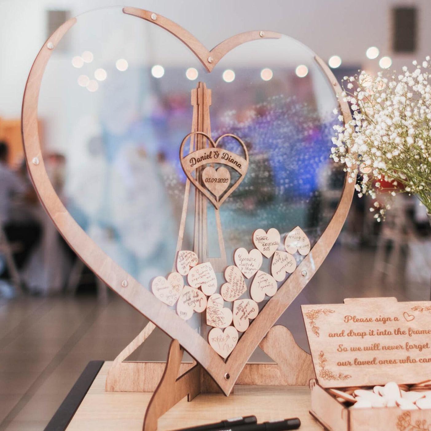 Libro degli Ospiti in Legno a Forma di Cuore – Memoro