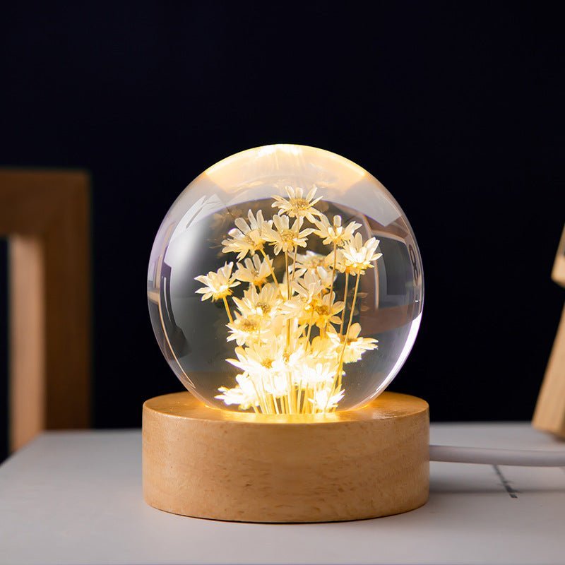 Lampada Sfera di Cristallo con Fiori Eterni – Lumora