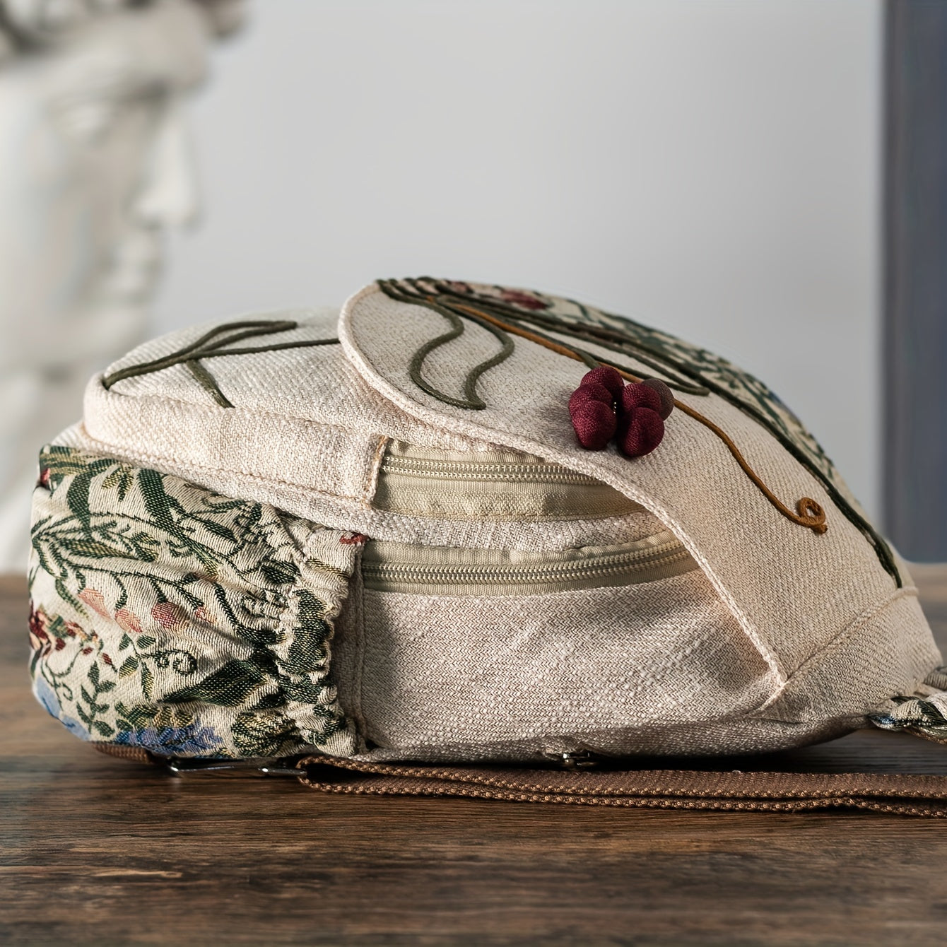 Zaino Ricamato EthnoCharm – Artistico e Pratico