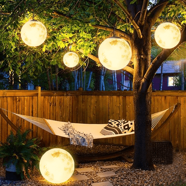 Lampada da Giardino a Forma di Luna - Illuminazione Suggestiva