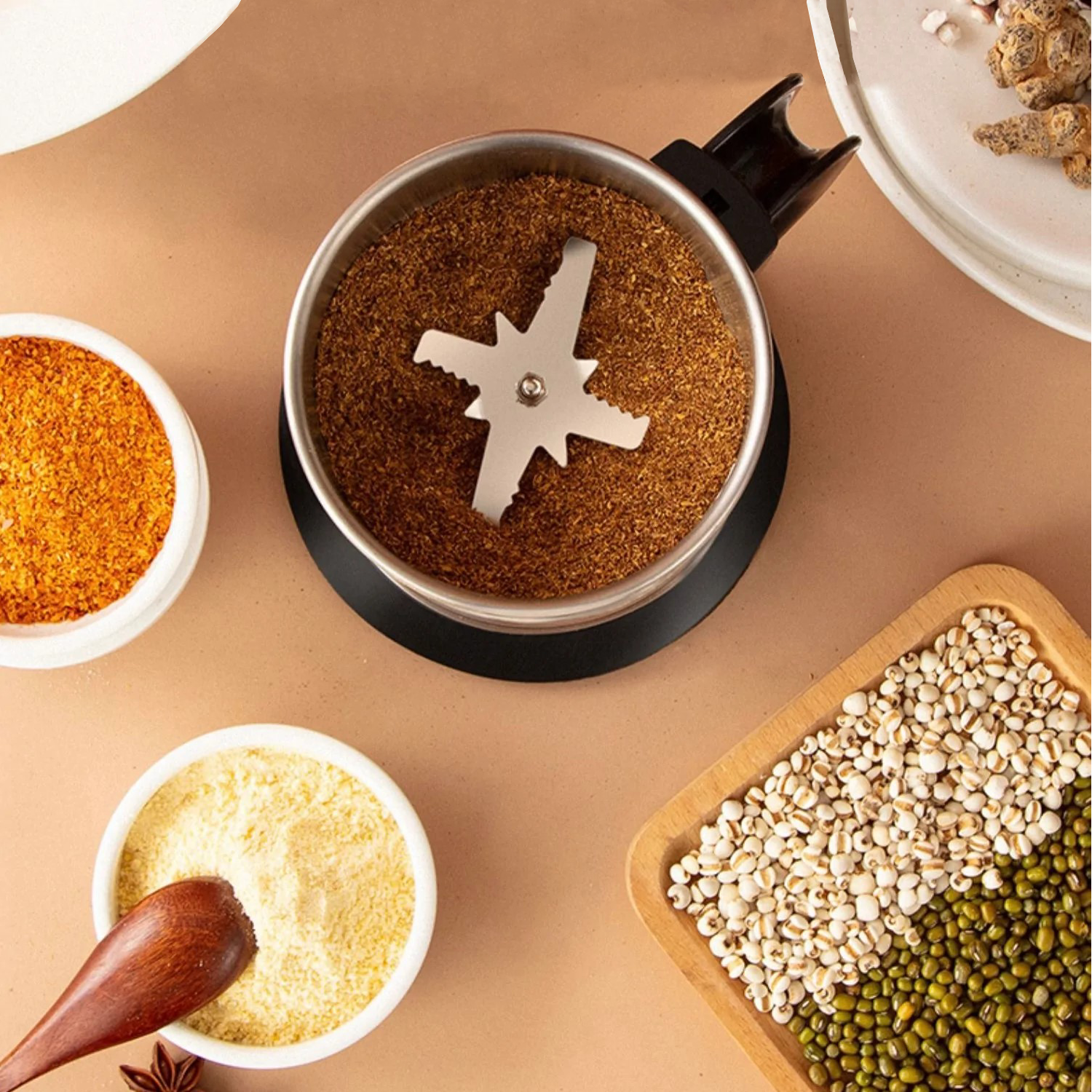 Macina Cibo Portatile Multifunzionale – GrindMaster