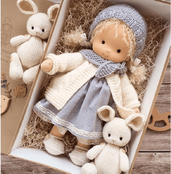Bambola Cuddle Waldorf Invernale Fatta a Mano – Poppi